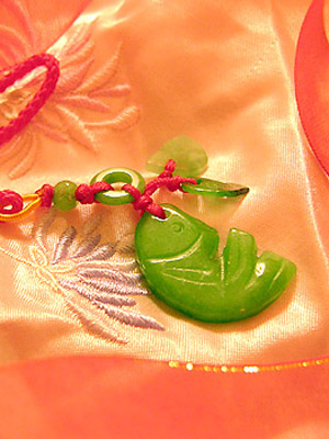 feng-shui-jade-charm-prosperity.jpg